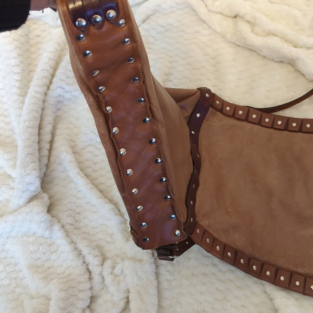 💕HP💕Bella Dolci Handcrafted Brown Leather Shoulder Bag - Picture 10 of 14